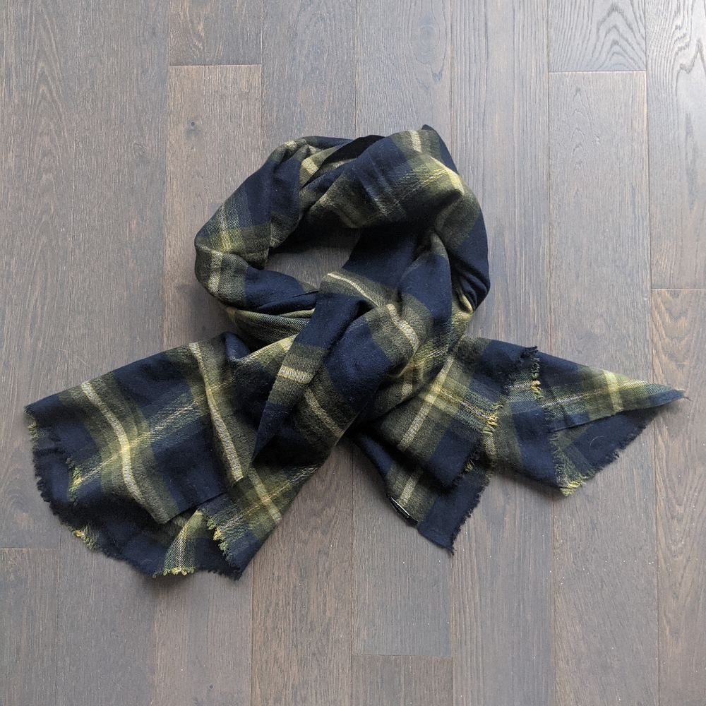 Banana Republic Plaid/Tartan Blanket Scarf